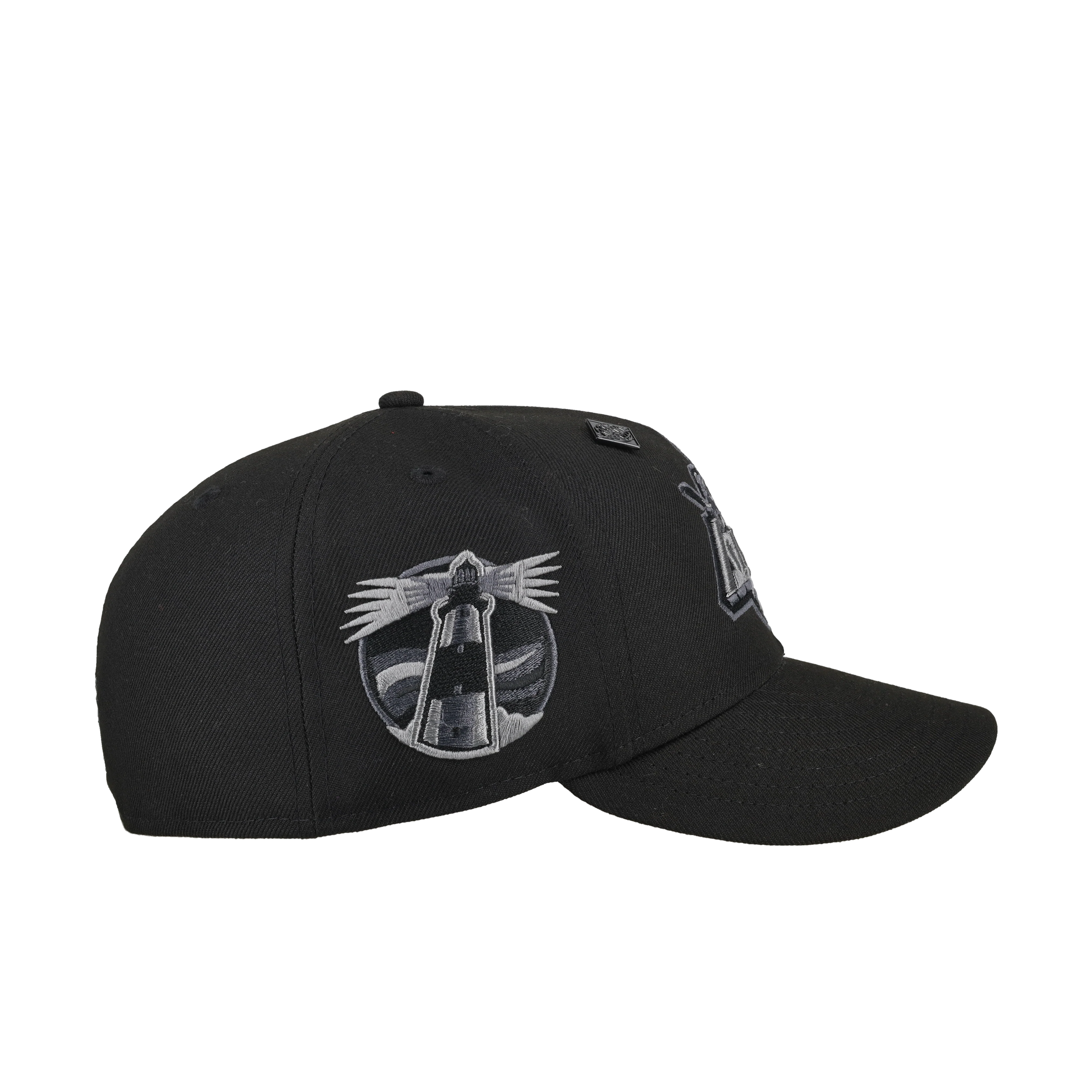 New York Islanders Blackout 59Fifty Fitted Hat - Image 2